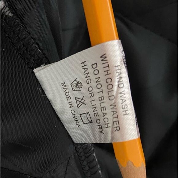 Women's Black Red Buffalo Check Vest Holidays Christmas Cabin Checkered Medium - Picture 6 of 14